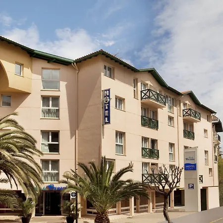 Akena - Grande Hotel