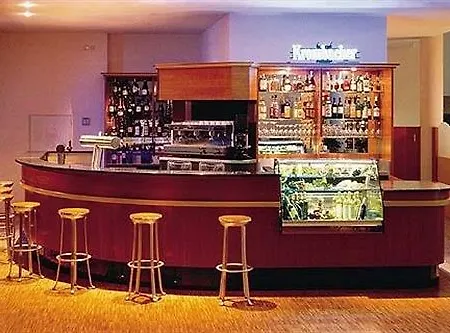 Surf Club By Akena - Grande Hotel 3*