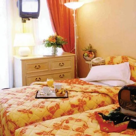 Akena - Grande ホテル 3*