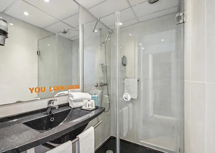 Akena - Grande Hotell 3*