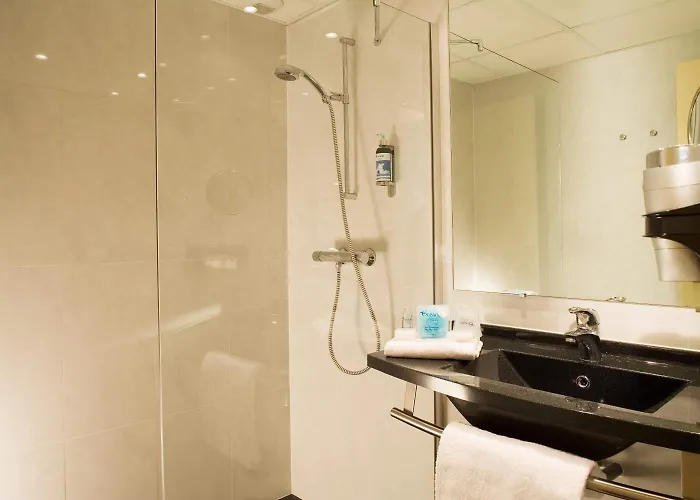 Akena - Grande Hotell 3*