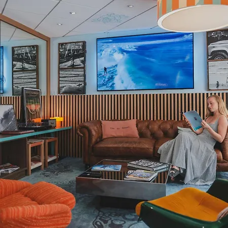 Surf Club By Akena - Grande Hotel 3*