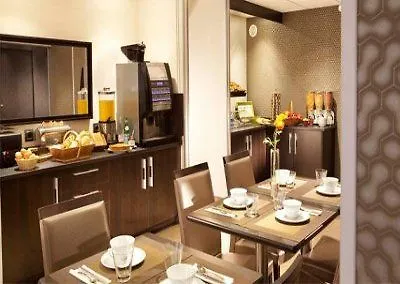 Akena - Grande Hotell