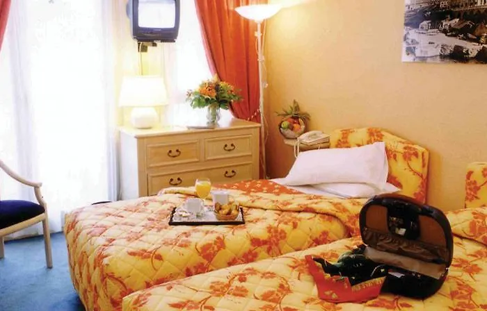 Akena - Grande Hotell 3*